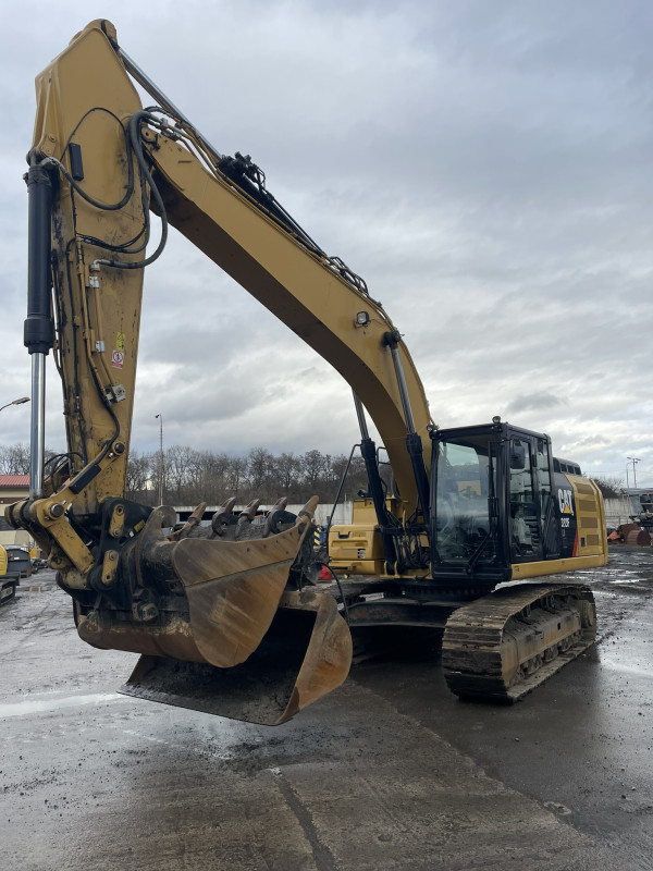 CATERPILLAR 330FNL